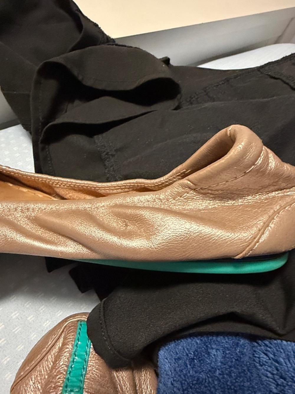Tieks Metallic rose gold “Rosé” Ballet Flats with Teal Heel Tab - Picture 5 of 8